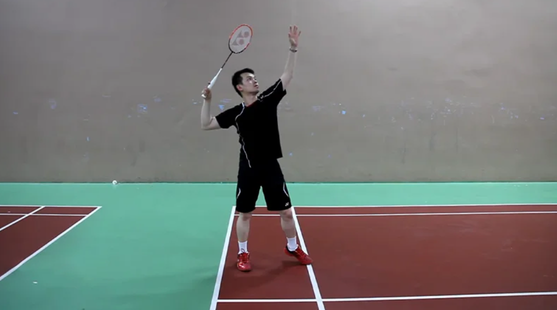 bola dalam permainan bulu tangkis disebut dengan istilah